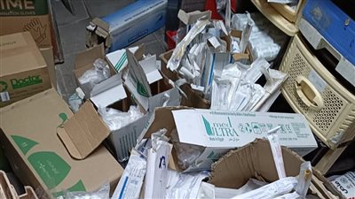 ضبط طالب يدير محل مستلزمات طبية مجهولة المصدر في عابدين 