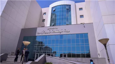 مستشفى 15 مايو ينجح في جراحة عاجلة لإزالة أكياس مائية بالمخ لسيدة 63 عاما