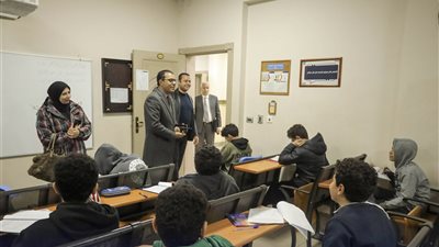 وكيل تعليم الدقهلية يتفقد سير امتحانات صفوف النقل بإدارة طلخا (صور)