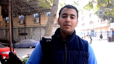 طلاب ثانية ثانوي يشتكون من صعوبة امتحان الفيزياء (فيديو)