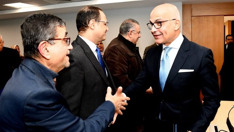جامعة عين شمس، فيتو