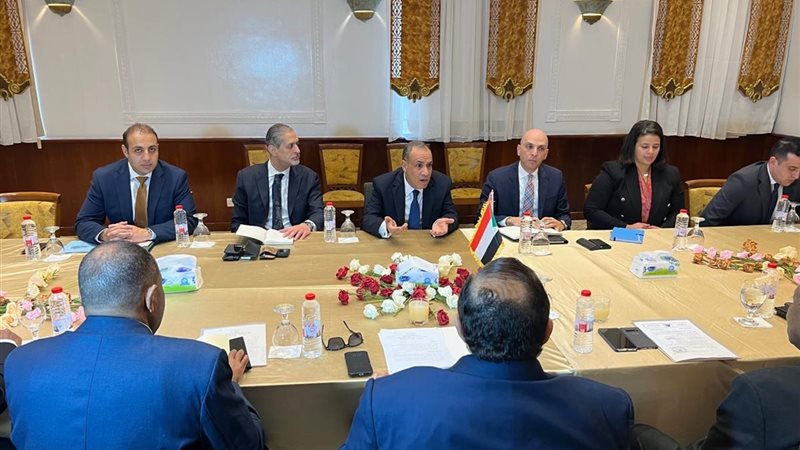 وزير الخارجية بدر