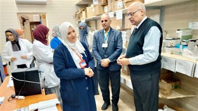 مدير التأمين الصحي بالشرقية يتفقد عيادة جامعة الزقازيق 