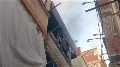 إخماد حريق نشب في شقة بالإسكندرية (صور) 
