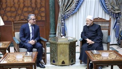 شيخ الأزهر يستقبل خالد العناني مرشح مصر لمنصب مدير عام 