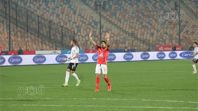 إمام عاشور يقود الأهلي لتخطي الجونة بثنائية وتصدر الدوري المصري (صور)