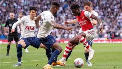 الدوري الإنجليزي، أرسنال يقلب تأخره أمام توتنهام لتقدم 1/2 في الشوط الأول 