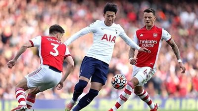 الدوري الإنجليزي، أرسنال يحقق فوزا هاما أمام توتنهام بنتيجة 1/2