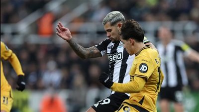 نيوكاسل يفوز على وولفرهامبتون بثلاثية في الدوري الإنجليزي (صور)