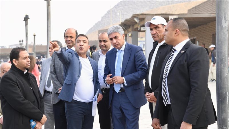 جولة وزير السياحة