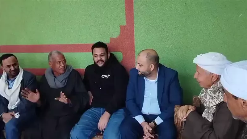 طلاب يمنيون يعثرون