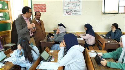 وكيل تعليم الدقهلية يتفقد سير امتحانات صفوف النقل بلجان المنصورة