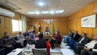 سكرتير عام الفيوم يعقد لقاء بحث مطالب وشكاوى المواطنين بطامية 
