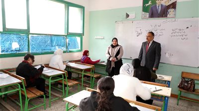 محافظ الشرقية يتفقد لجان امتحانات الشهادة الإعدادية بالزقازيق