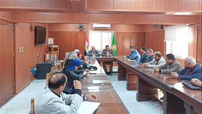 وكيل تعليم الدقهلية يجتمع مع مديري الإدارات استعدادًا لامتحانات الشهادة الإعدادية