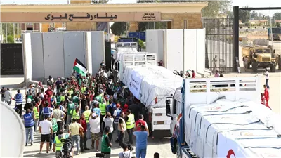 ملحمة الأطباء المصريين لعلاج الجرحى في فلسطين.. فتح باب التطوع أكثر من 2000 طبيب مستعدون لدخول غزة.. الصحة تؤكد جاهزية مستشفيات شمال سيناء لاستقبال المصابين 