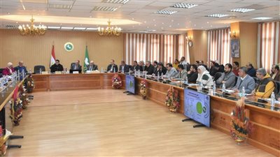 محافظ الشرقية يترأس اجتماع مراجعة تطوير نظام إدارة الجودة