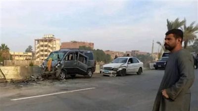 مصدر طبي: خروج 6 مصابين في حادث تصادم ملوي واستمرار علاج 10 آخرين