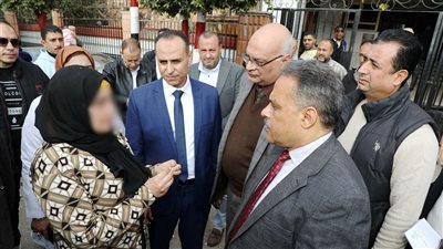 محافظ الشرقية يُتابع مستشفى المبرة والأحرار التعليمي 