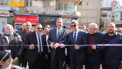 محافظ دمياط يفتتح سوق اليوم الواحد للسلع الغذائية والأساسية بمدينة دمياط 