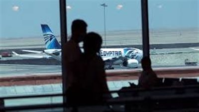 رئيس الوزراء يبحث مقترحات تيسير إنهاء إجراءات وصول السائحين إلى المطارات المصرية