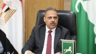 رئيس مركز الزقازيق يعقد اللقاء الأسبوعي لبحث مطالب المواطنين