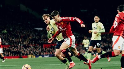 مانشستر يونايتد يتأخر أمام ساوثهامبتون 0/1 في الشوط الأول من الدوري الإنجليزي