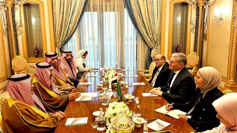 بدوي يبحث مع وزير