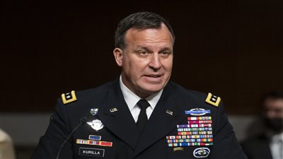 قائد القيادة المركزية للجيش الأمريكي يزور سوريا لتقييم الوضع