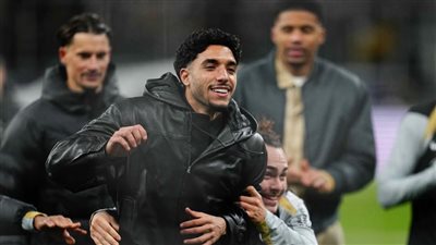 فرانكفورت يهزم دورتموند بثنائية ومرموش يودع الجماهير 