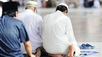 تفسير حلم الصلاة في الشارع وعلاقتها بفتح أبواب جديدة للرزق 