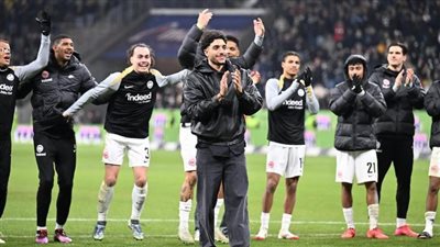 فرانكفورت يعوض رحيل عمر مرموش بنجم حديث بلجيكا وتركيا