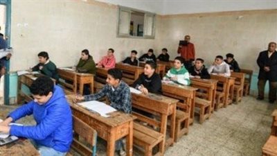 75804 طلاب بالشهادة الإعدادية بالفيوم يؤدون اليوم امتحانات اللغة العربية والحاسب الآلي