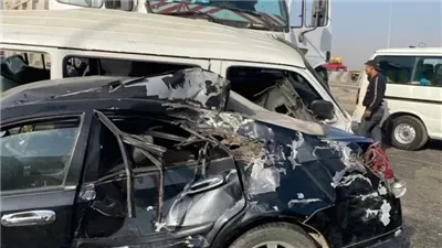 تسيير الحركة المرورية على طريق إسنا بالأقصر بعد رفع آثار حادث تصادم 