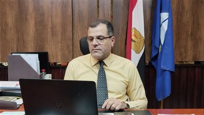 وكيل التعليم بدمياط يشرف على تسليم أوراق أسئلة امتحان العربي للشهادة الإعدادية 