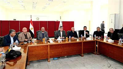 جولة تفقدية لوزير الإسكان فى مدينة العاشر من رمضان