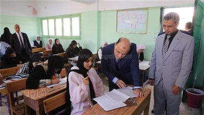 محافظ كفر الشيخ يتابع سير امتحانات الشهادة الإعدادية