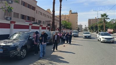 اللغة العربية ترسم البسمة على وجوه طلاب الشهادة الإعدادية في الأقصر (بث مباشر)