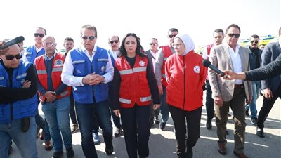 وزير الصحة يتفقد معبر رفح البرى ويتابع توافر الطعوم 