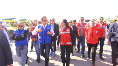 وزيرة التضامن: 1500 متطوع للهلال الأحمر في العريش ورفح لدعم لمصابي غزة