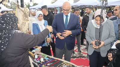 محافظ القليوبية يفتتح معرض 