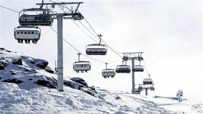  إصابة 30 شخصًا بحادث مصعد تزلج في إسبانيا