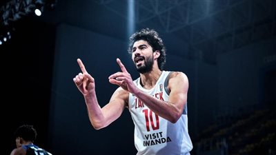 كرة السلة، أنس أسامة يجدد تعاقده مع الاتحاد السكندري