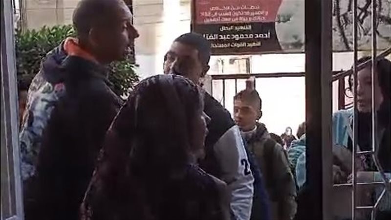 تفتيش الطلاب على