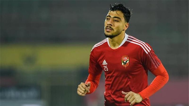 أكرم توفيق لاعب الأهلي