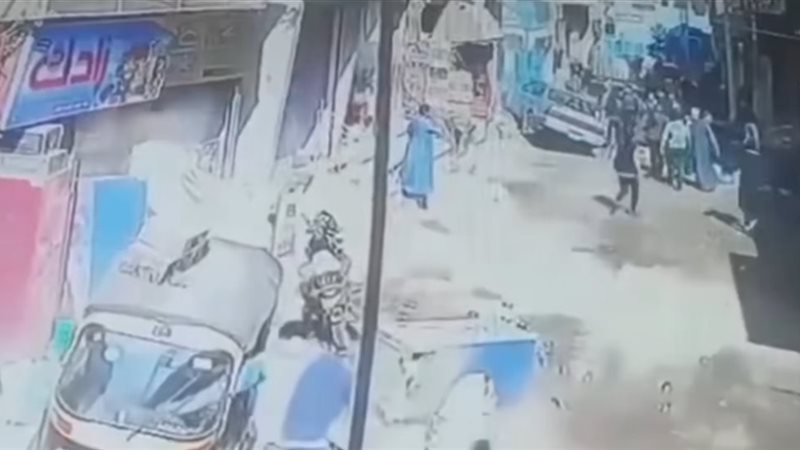 سيارة بسرعة جنونية