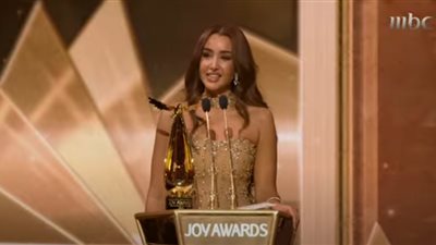 هنا الزاهد بعد فوزها بجائزة الممثلة المفضلة بـ