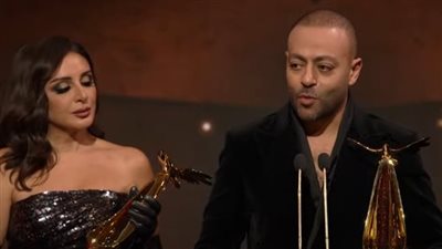 تامر عاشور وأنغام يتقاسمان جائزة 