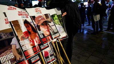 مستشار ترامب للأمن القومي يلتقي عائلات رهائن أمريكيين لدى حماس