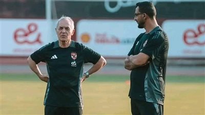 أزمات المترجمين في الأهلي عرض مستمر (تقرير) 